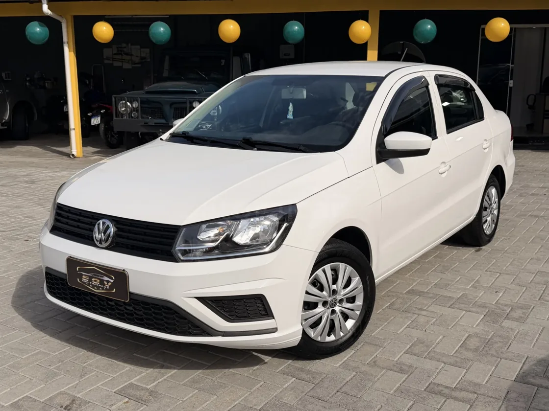 Volkswagen Voyage 2023 Branco seminovo à venda na EGV Multimarcas em Itajaí