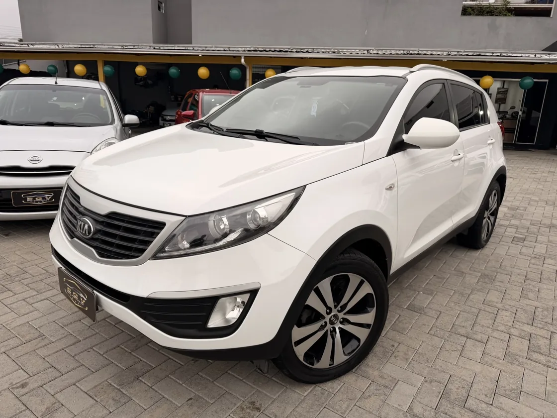 Kia Sportage 2013 Branco seminovo à venda na EGV Multimarcas em Itajaí