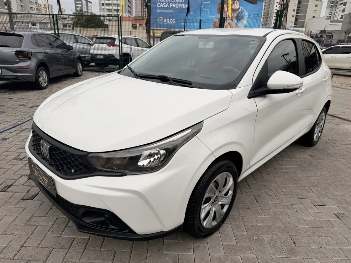 Fiat Argo 2024 Branco seminovo à venda na EGV Multimarcas em Itajaí